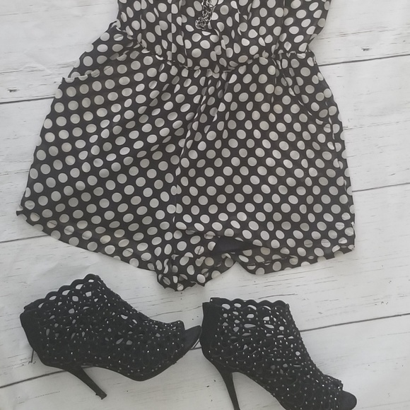 Romper - Picture 2 of 3